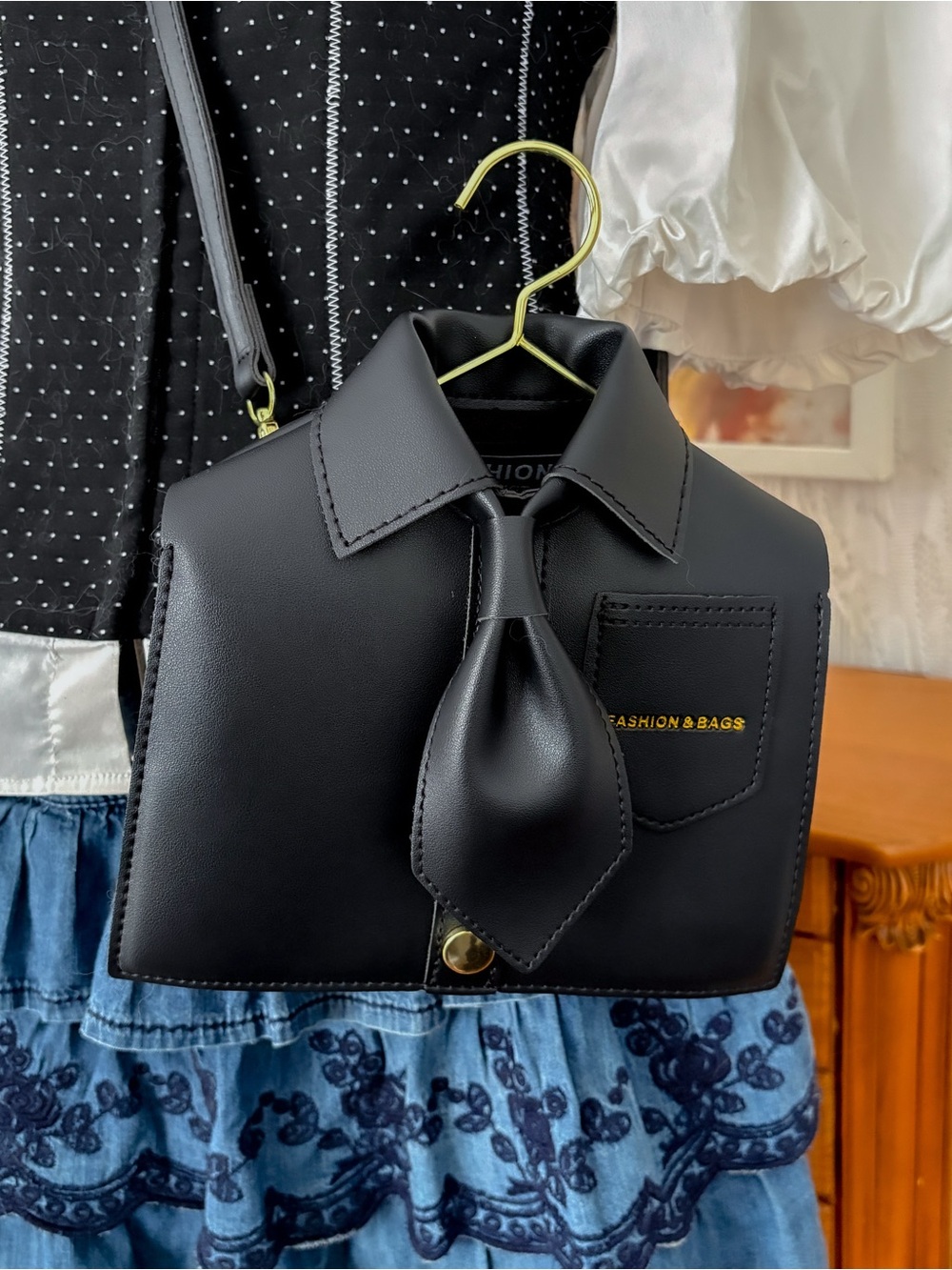 Office siren business casual shirt & tie black bag